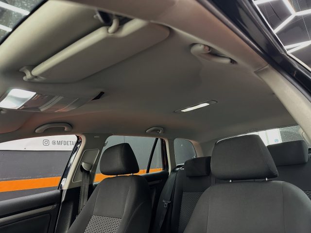 Essa Golf VI passou por um processo de atualização bastante satisfatório em nossas instalações; fizemos o processo de remoção do tecido cinzento do forro de tejadilho, aplicação de um novo tecido preto em Alcântara, pintura de todas as partes plásticas em preto, instalação de 1000 pontos de fibra ótica a imitar o teto estrelado que sai de fábrica em veículos topo de gama da Rolls-Royce e também instalamos LED’s de última geração nas forros de porta, tablier e pés a frente e a trás.

E você está à espera de quê para deixar o interior de sua viatura com um toque mais moderno e sofisticado?

MF Detail um espaço dedicado ao cuidado de sua viatura!