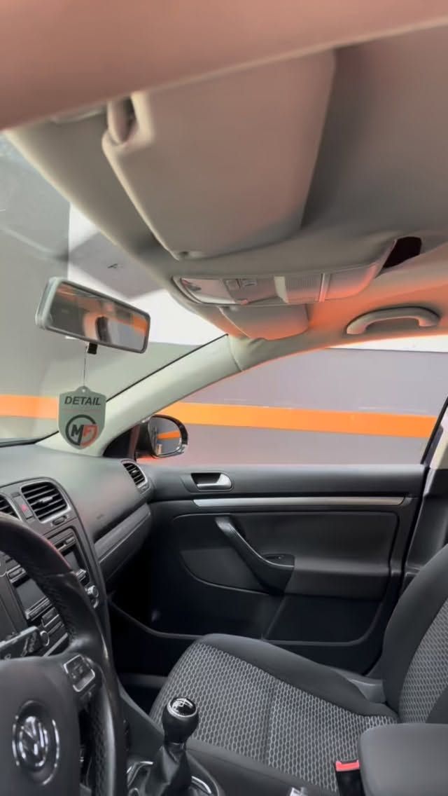 Golf IV processo de troca do tecido de tejadilho para Alcântara preto mais instalação de Teto Estrelado com 1000 pontos e LED de última geração nas portas, tablier, puxadores, bolsas das portas e pés 

#tetoestrelado #fibraotica #golf #vw #viralvideos #iluminacaoled #personalizado #carwrap #ppf #vinil #teckwrap #mfdetail #detail #montijo #portugal