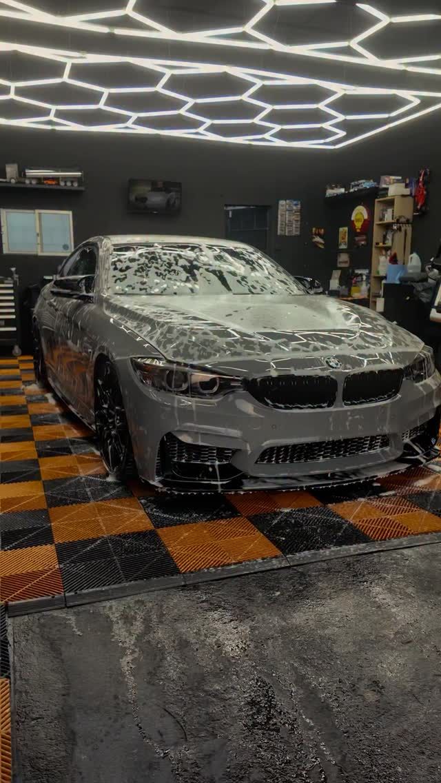 🚨 VOCÊ JÁ VIU UM BMW SÉRIE 4 ASSIM?

Esse projeto ficou simplesmente ABSURDO.

🔥 Car Wrap completo
🌌 Teto estrelado
✨ Teto em Alcântara
💡 Iluminação ambiente nas portas e no tablier

Transformamos esse BMW Série 4 Coupé em algo totalmente único.

Detalhes que mudam completamente a experiência dentro do carro.

⚡ Luxo. Tecnologia. Exclusividade.

E você…
teria coragem de transformar o seu carro assim? 👀

📍 Montijo
📲 @mfdetailofc

MF Detail — Transformamos o seu carro em arte.

#carwrap #mfdetail #vinil #teckwrap #personalizacao