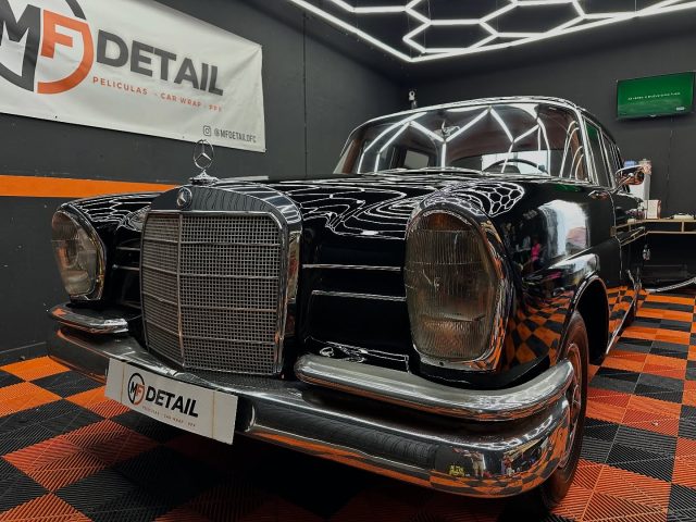 ✨ Mercedes 220S — Clássico que merece respeito e cuidado à altura! ✨

Recebemos esse ícone da elegância automotiva para um tratamento completo:

✅ Detalhamento interior com foco na preservação dos materiais originais
✅ Descontaminação da pintura, removendo todas as impurezas sem agredir a lataria
✅ Polimento técnico, devolvendo o brilho e realçando cada linha desse clássico
✅ Proteção com cera de alto desempenho, garantindo durabilidade e um acabamento impecável

Trabalhar em um carro com tanta história é mais que um serviço — é uma honra.
Cada detalhe foi tratado com o respeito que um verdadeiro clássico merece. 💎

📍Agende o cuidado que o seu carro também merece!

#mercedes220s #detalhamentoautomotivo #polimentoprofissional #ceraautomotiva #ᴄᴀʀᴅᴇᴛᴀɪʟɪɴɢ #clássicocomestilo #autodetail #vintagecarlovers #proteçãodepintura #amorporcarros #mercedesportugal #portugalclassicos #portaldosclassicos #kers #kersportugal #diamondprotection